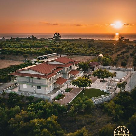 Terra Helios Suites & Studios Kyparissia Eksteriør billede