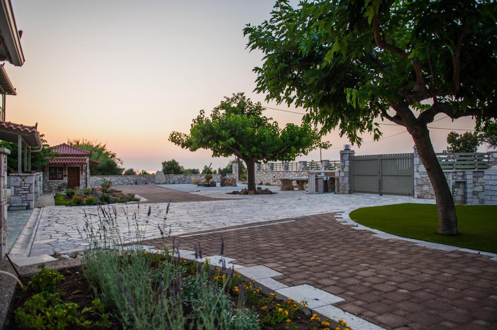 Terra Helios Suites & Studios Kyparissia Eksteriør billede