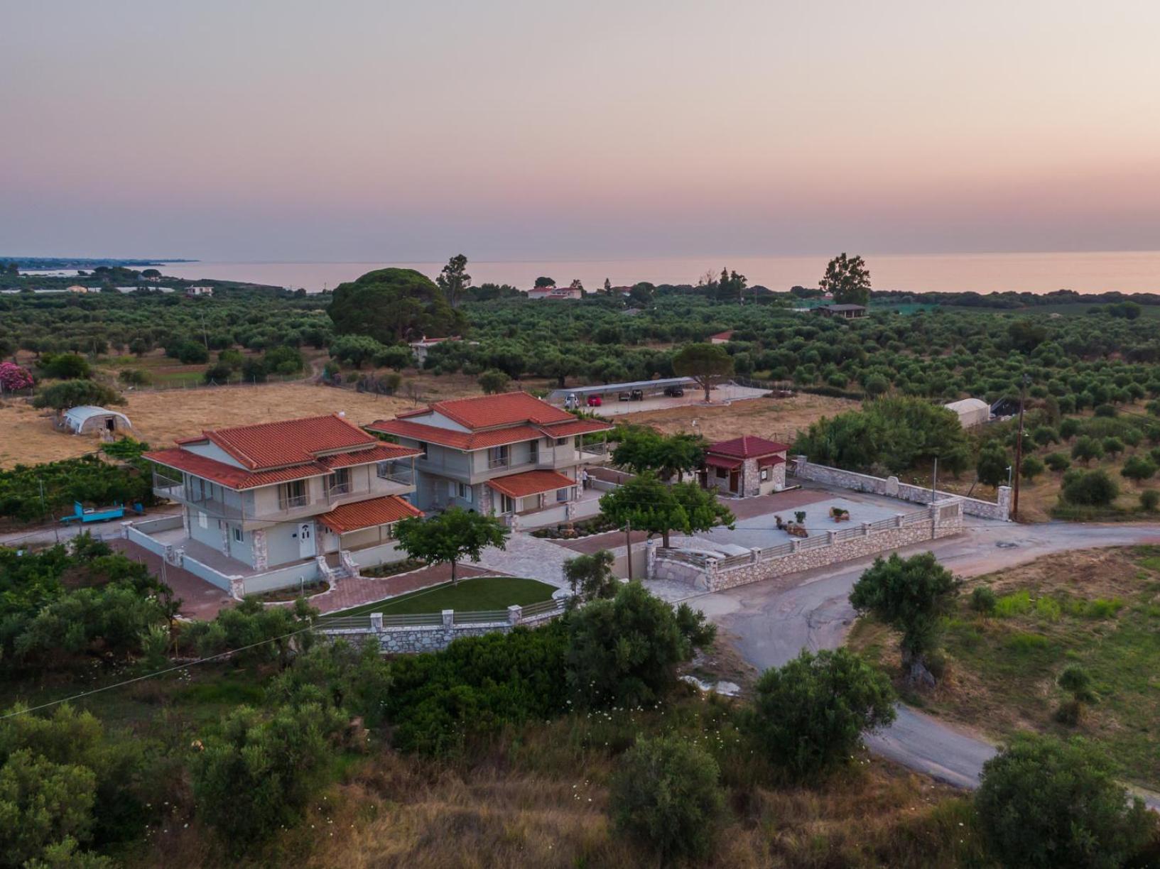 Terra Helios Suites & Studios Kyparissia Eksteriør billede