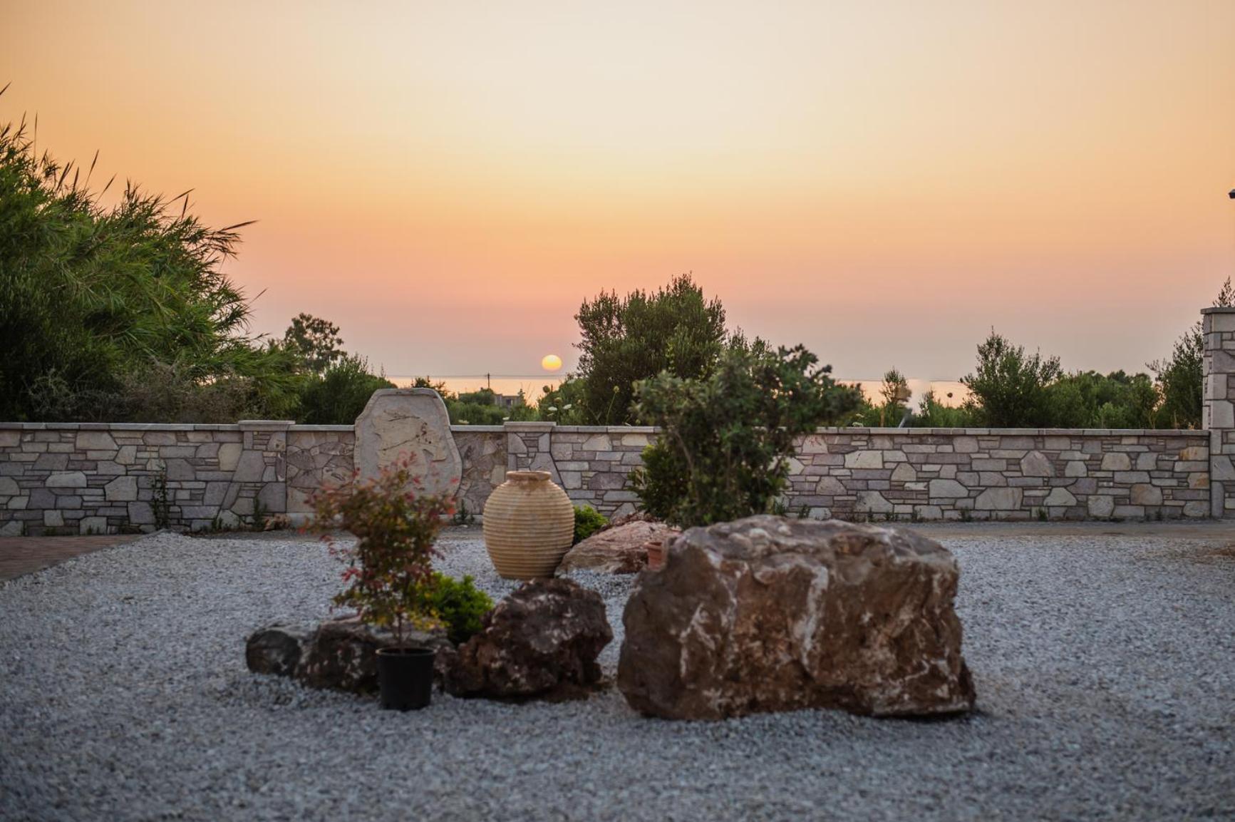 Terra Helios Suites & Studios Kyparissia Eksteriør billede