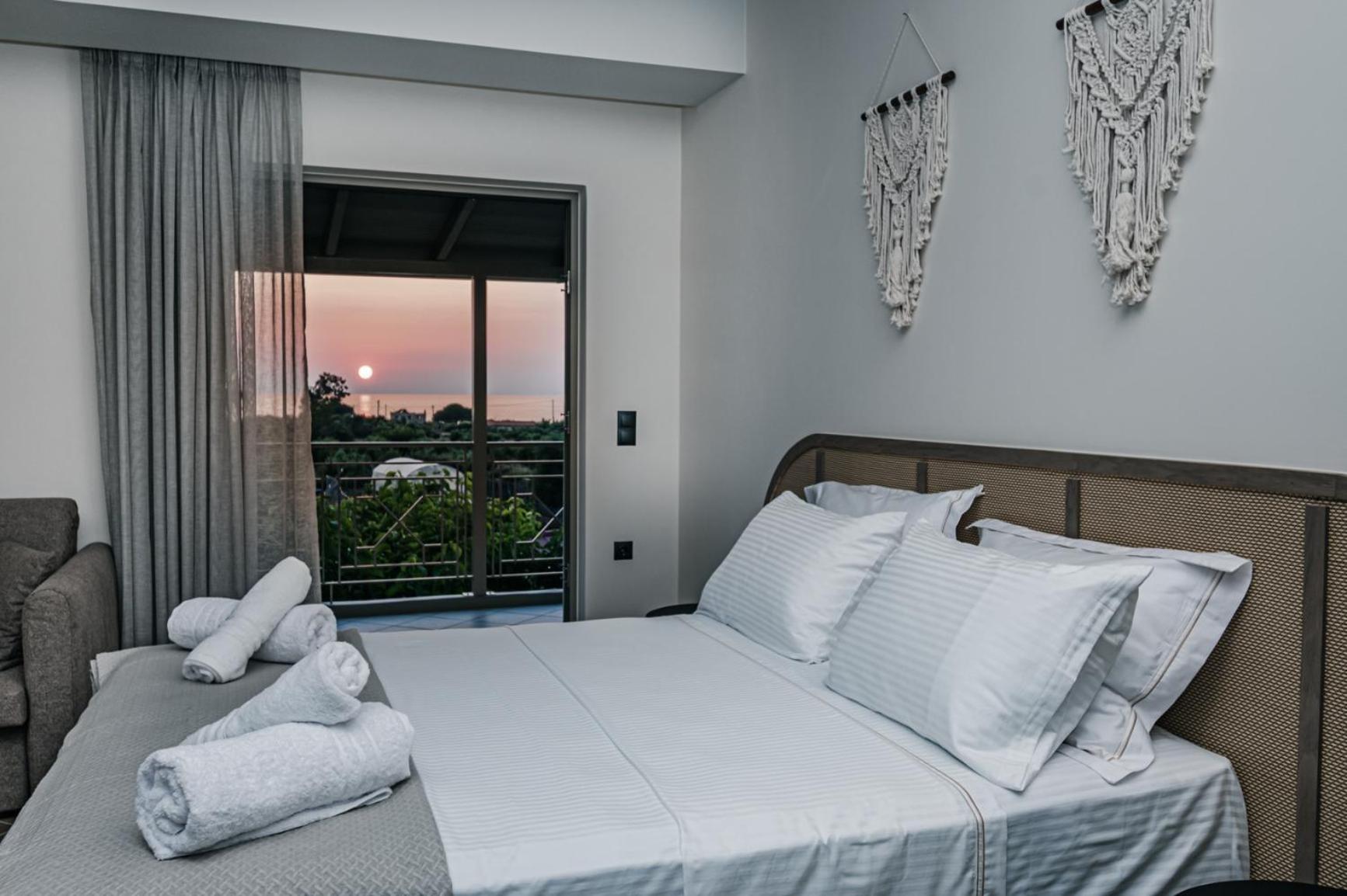 Terra Helios Suites & Studios Kyparissia Værelse billede